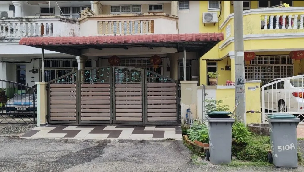 House to rent @ Seremban Jaya, Senawang, Seremban 8 House Front View | RoomGrabs