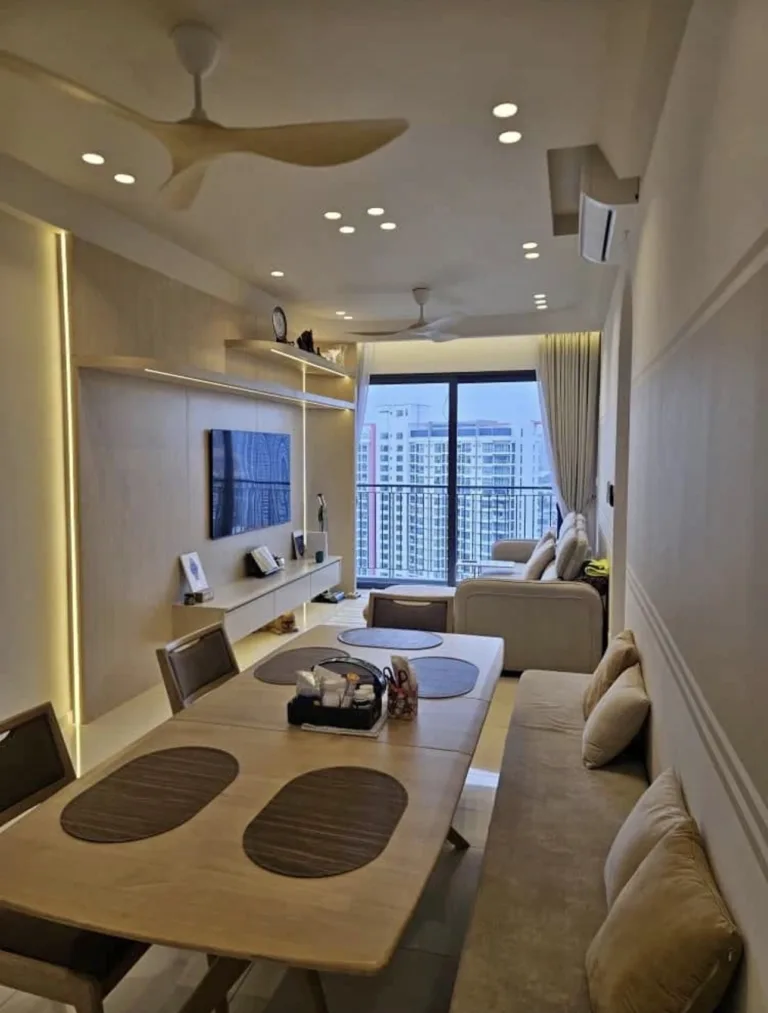 Furnished medium room for rent in Alanis Residence 3 IMG 4539 | RoomGrabs