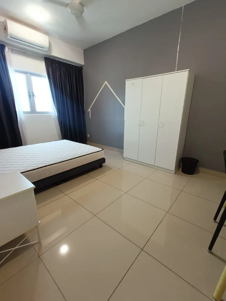 (Galleria 2 Taman Equine)- Master room for rent 3 Master | RoomGrabs