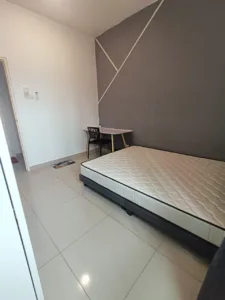 (Mix unit)- Medium room for rent at Galleria 2