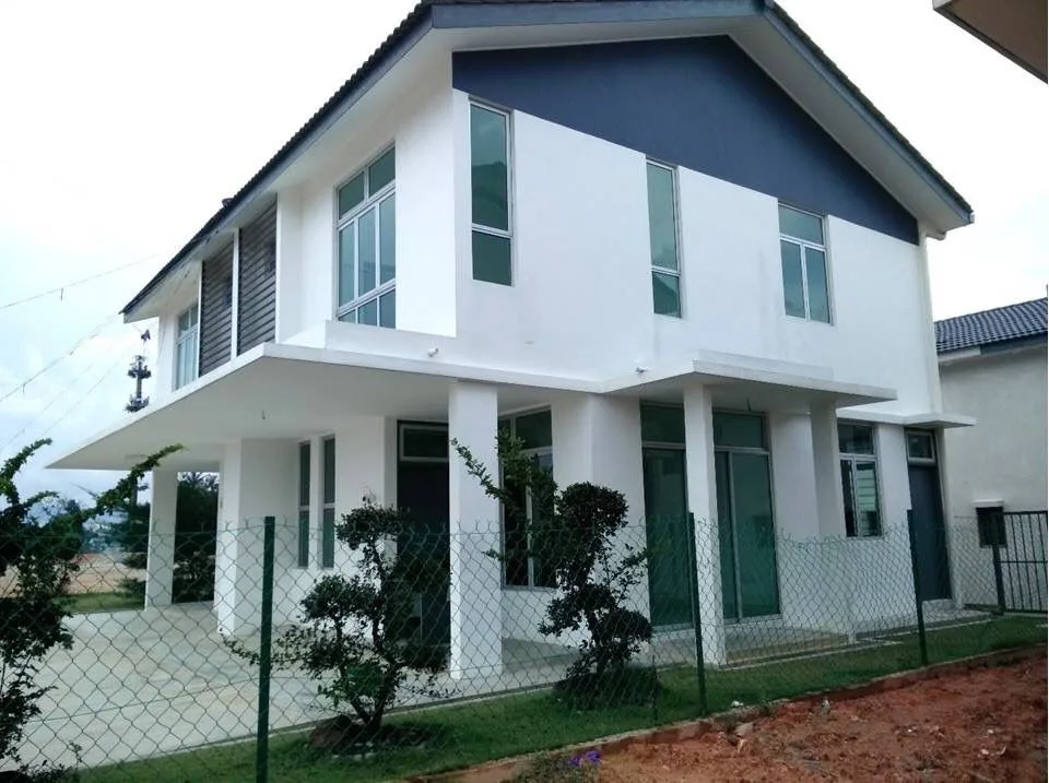 1. Rumah | RoomGrabs