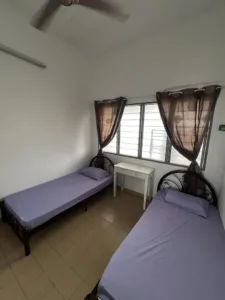 Bilik sewa Kajang Taman Sg Chua- Jalan kaki MRT