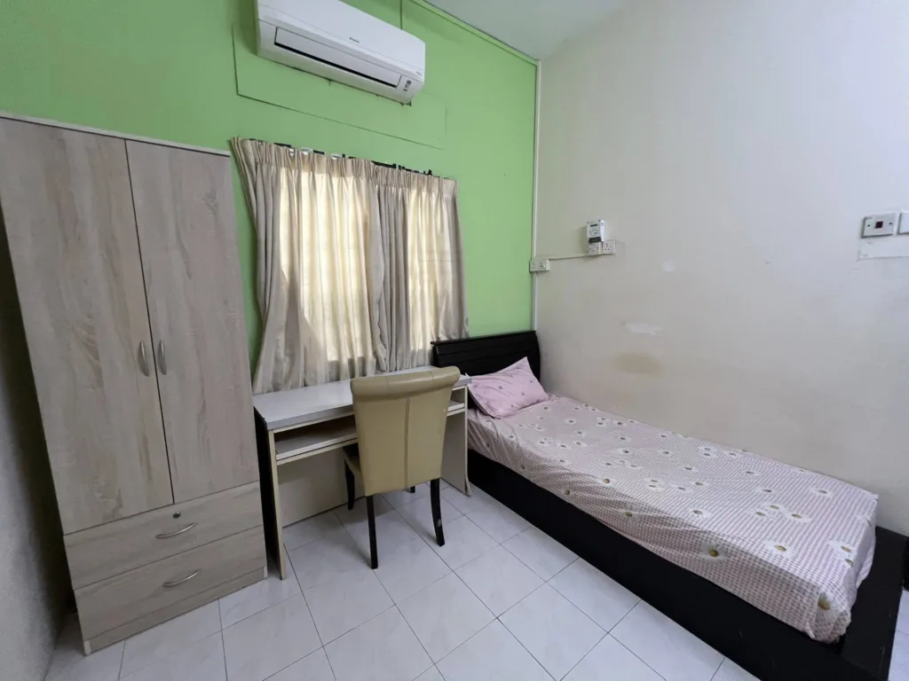 Aircon, toilet peribadi - bilik sewa Kajang Sg Jelok 9 627675275 1495107495411891 2095780133096075053 n | RoomGrabs