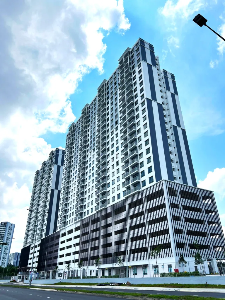 BILIK SEWA PEREMPUAN APARTMENT NEAR CIQ & MIDVELLY 3 AResidensi Panorama | RoomGrabs