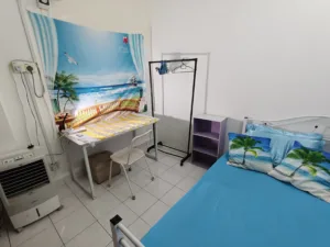 Middle room near MRT for rent at Seri Kembangan Selangor