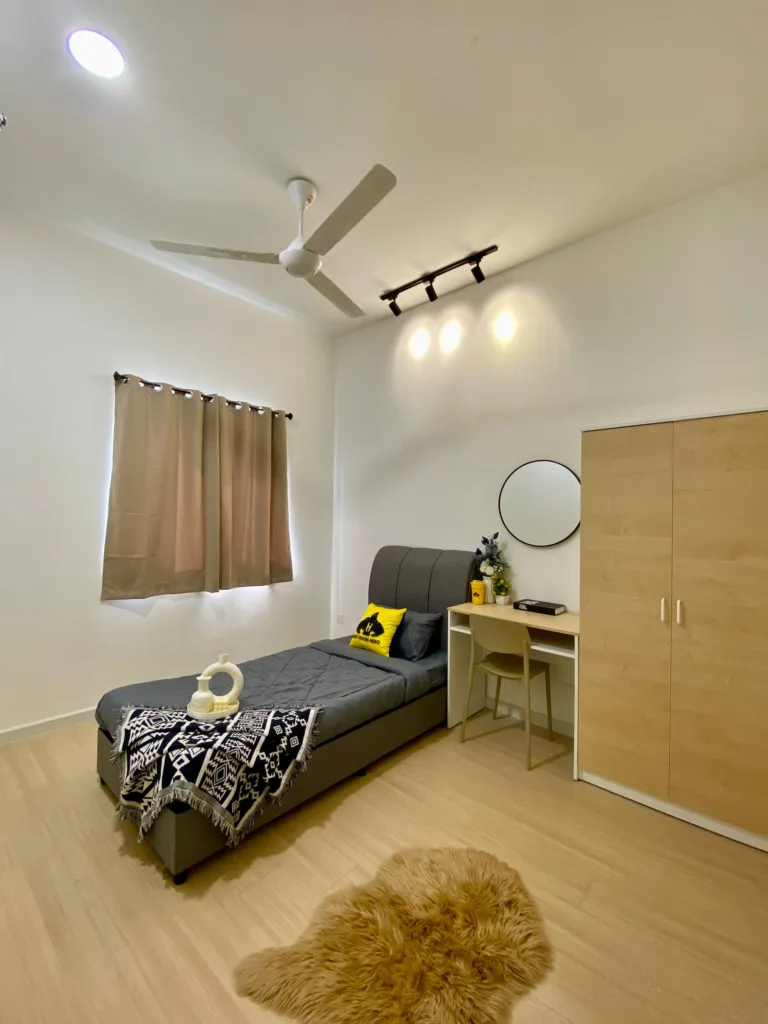 BILIK SEWA @ BANDAR GAMUDA COVE, BANTING (NON-SHARING) 3 photo 6248759794994974333 w | RoomGrabs