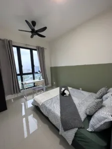 MIDDLE ROOM FOR RENT @ PLATINUM ARENA
