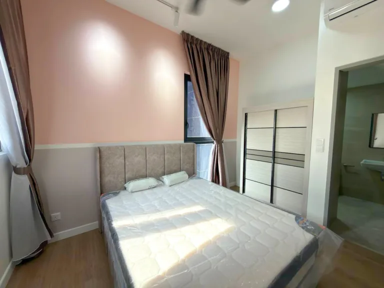 1000193279 | RoomGrabs