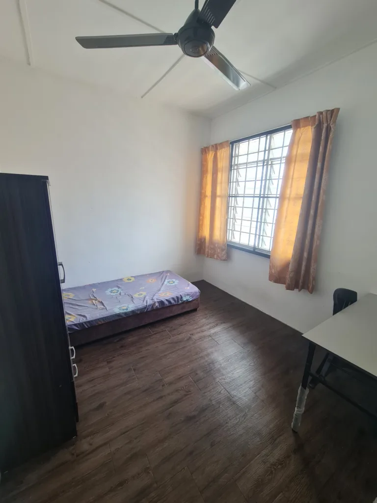 Middle Room at Taman Seremban Jaya 3 1000893417 1 | RoomGrabs