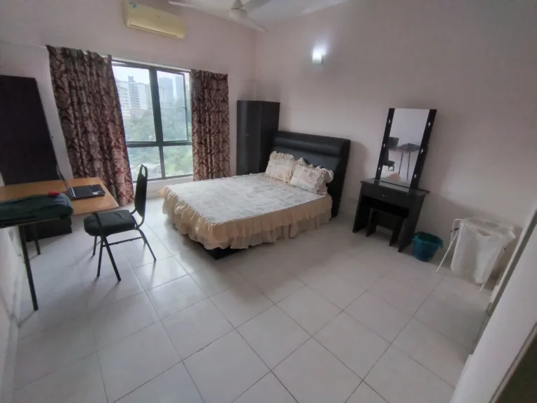 Master Bedroom @ SetiaWalk Residence for Single Lady 3 20221228 105745 | RoomGrabs