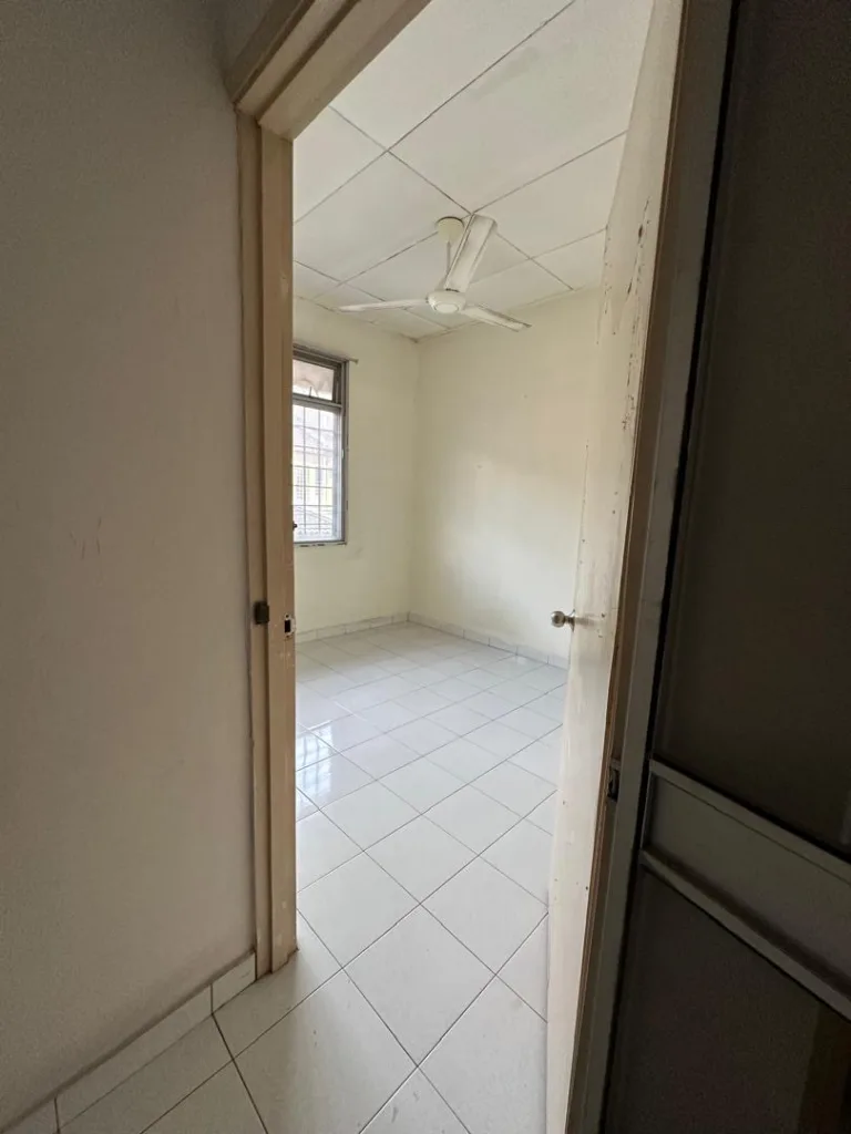 38440190 2d5b 404c b047 1fad3026b609 | RoomGrabs
