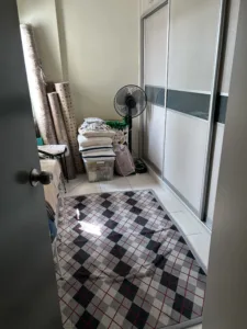 Single Room at MEWAH 9 RESIDENCE APARTMENT.