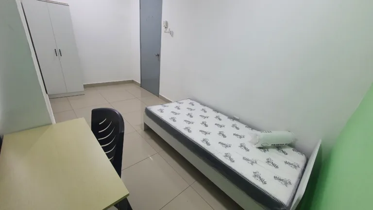 Room 2 | RoomGrabs