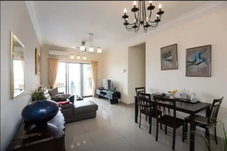 Middle Room For Rent Near LRT Station, 5 Minutes walk 3 0f3a6963 b9c5 4cf4 9a55 fd3251ce453b | RoomGrabs