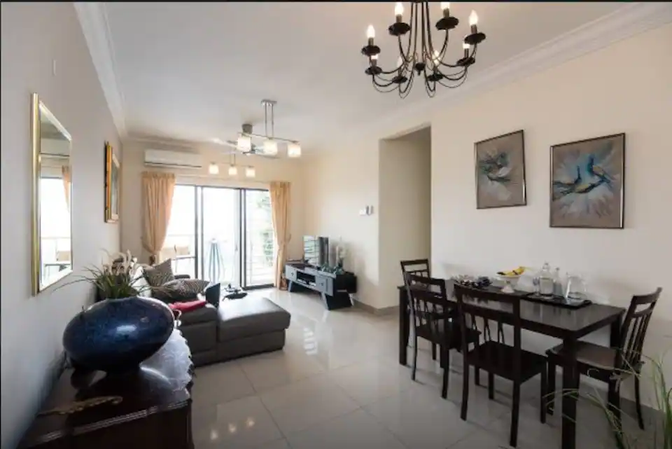 0f3a6963 b9c5 4cf4 9a55 fd3251ce453b | RoomGrabs