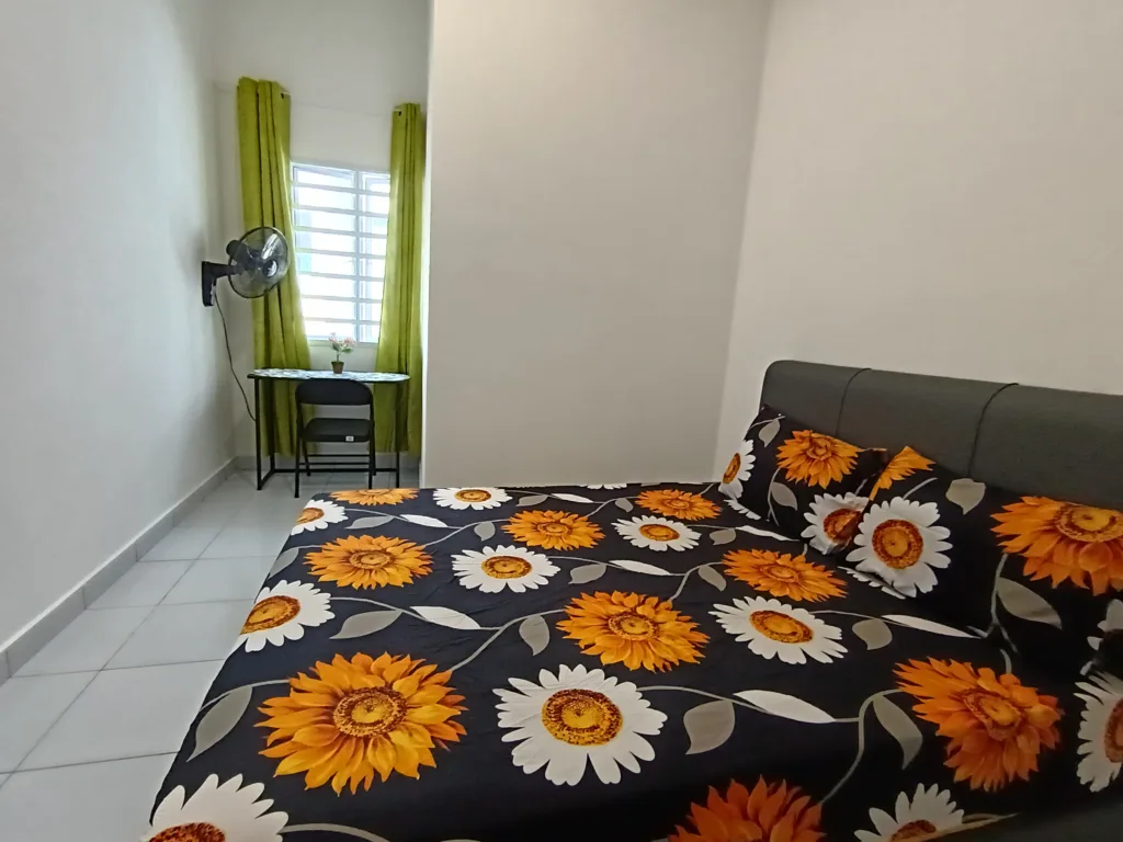 Sari Alamanda Perodua Room Queen Bed+Kitchen+Wi-Fi+Parking 2 1000266915 | RoomGrabs