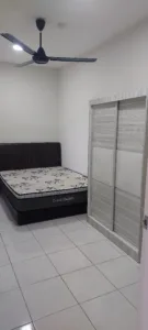 Middle room for rent