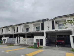 Nilai Impian & Nilai 3：Malay or Chinses Female ONLY