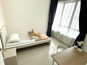 PUCHONG KINRARA single room – DIRECT LINK to LRT BK5