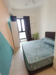 (Equine Residence )Male Medium room for rent