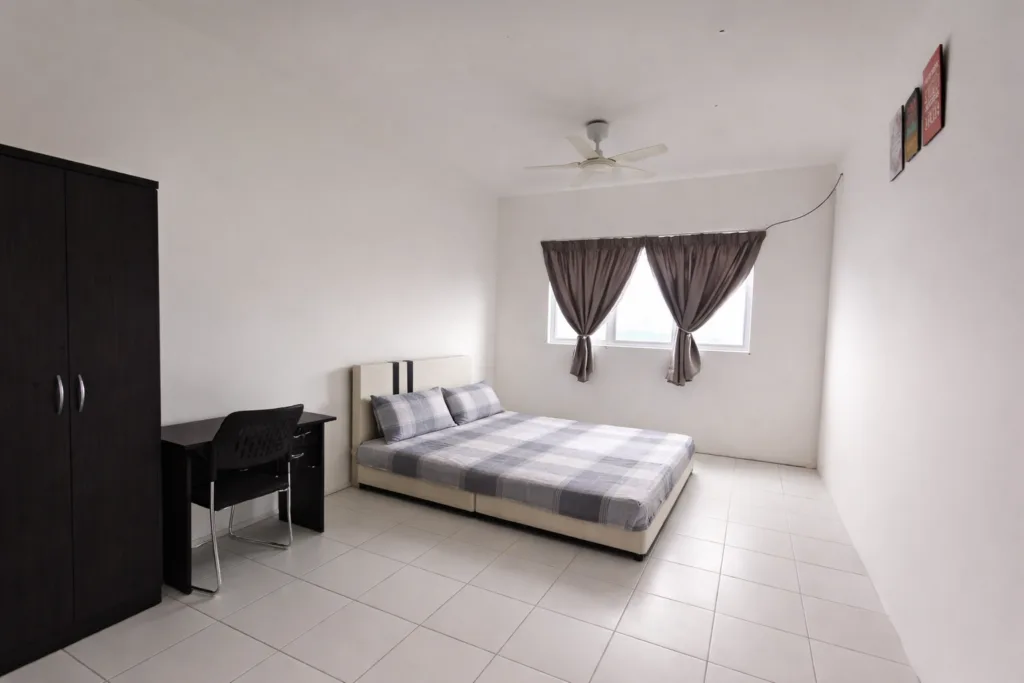 🏡 FULLY FURNISHED ROOM FOR RENT | MALE UNIT 8 Bedroom 2 NS | RoomGrabs