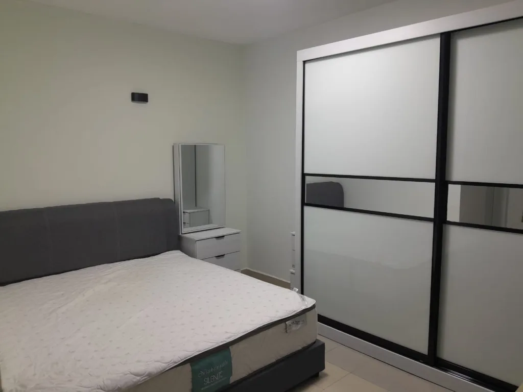 Master Bedroom Pic 2 | RoomGrabs