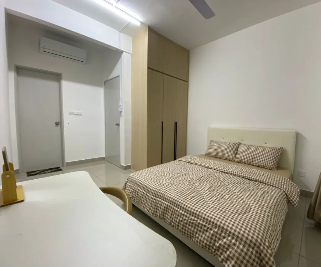 MASTER BEDROOM - FEMALE ONLY 1 470181557 9054799664563805 5092479076596742440 n | RoomGrabs