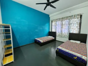 Fully Furnished Aircon Double Room (Walking to Hospital HRPB Ipoh)