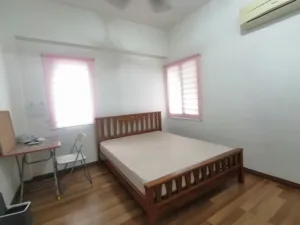 Bayan Villa Queen Bed Room [Female Unit]